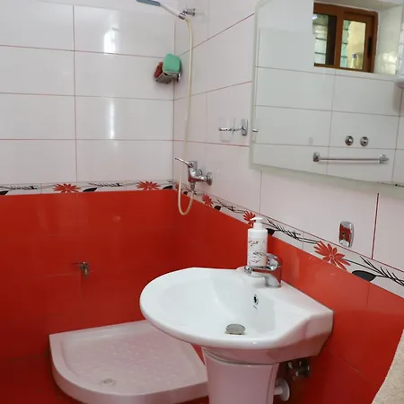 בית הארחה Lion 4*